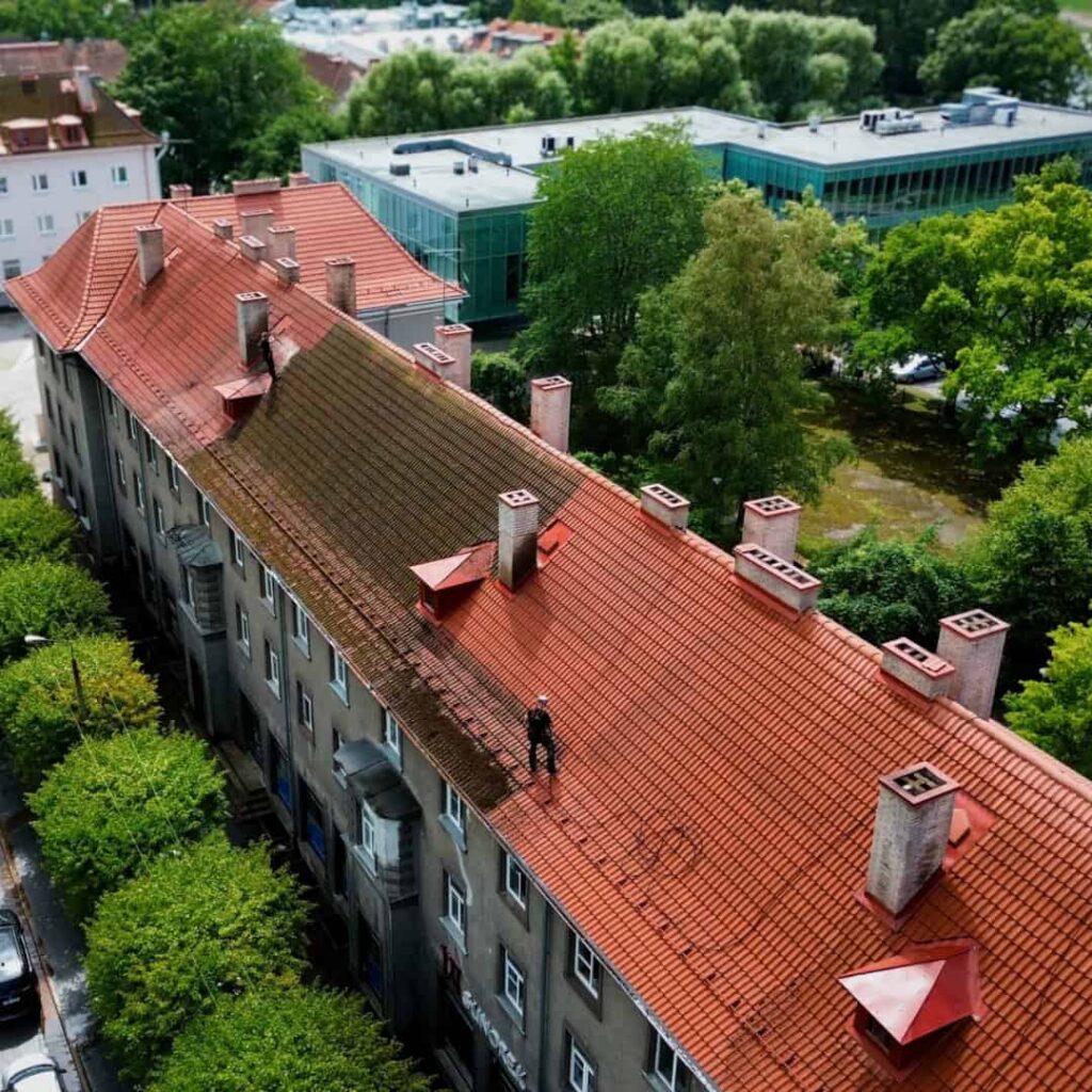 Pärnus teostatud katusepesu - Drooniga tehtud suurem pilt
